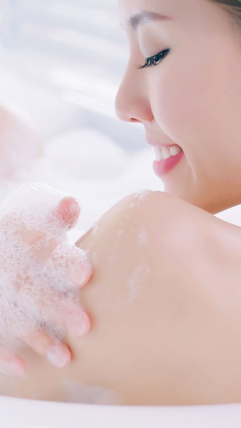 5 Tips Bathing from the Expert to Keep Your Skin Moisturized and Healthy