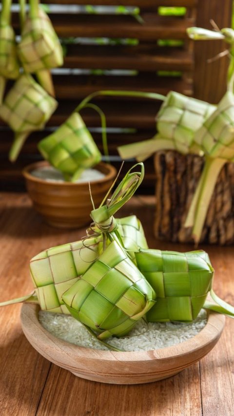 Trik Membuat Ketupat Lebaran Anti Gagal dan Nggak Cepat Basi, Dicoba Yuk!