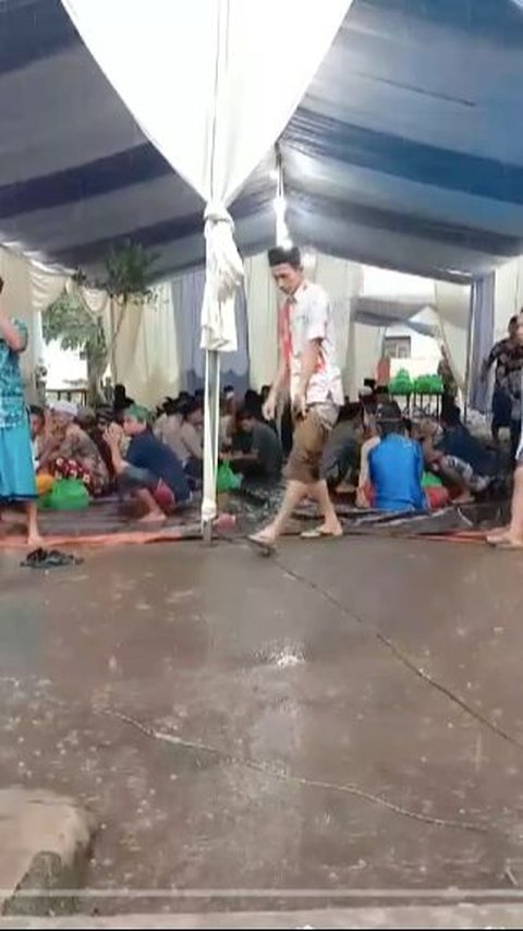 Bikin Jantung Copot, ini Video Momen Petir Menyambar Acara Nikahan, Serem Banget