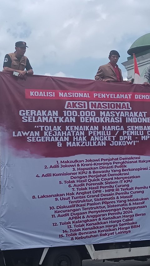 Demo 5 Maret di Depan DPR, Massa Minta Jokowi Dimakzulkan hingga Tolak Quick Count Pemilu