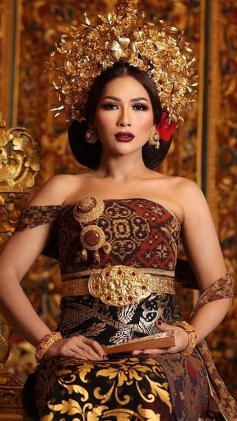 Potret Cantik Artis Indonesia dengan Pakaian Bali, Cantiknya Khas