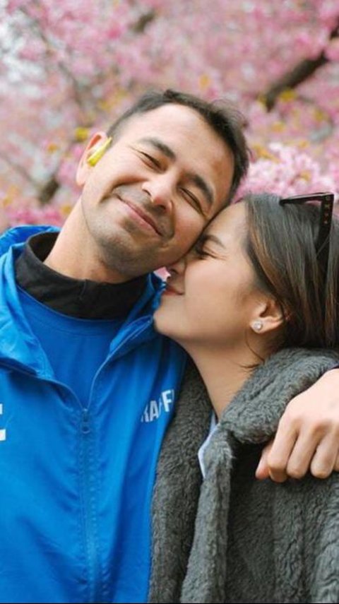 7 Portraits of Raffi Ahmad and Family Vacationing in Japan