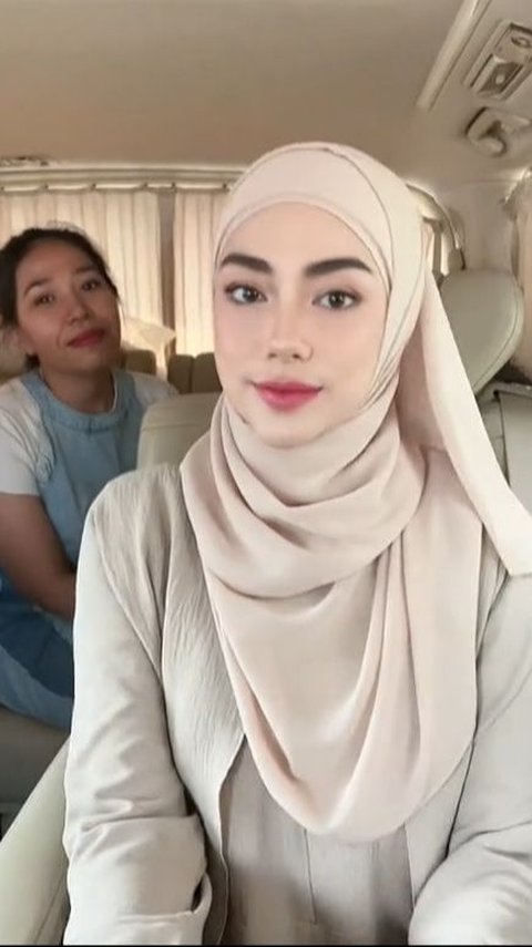 Nyaman Memakai Hijab, Celine Evangelista Blak-blakan Ungkap Agama yang Dianut