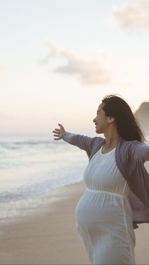 Mitos Ibu Hamil ke Pantai, Benarkah Berpengaruh pada Janin?