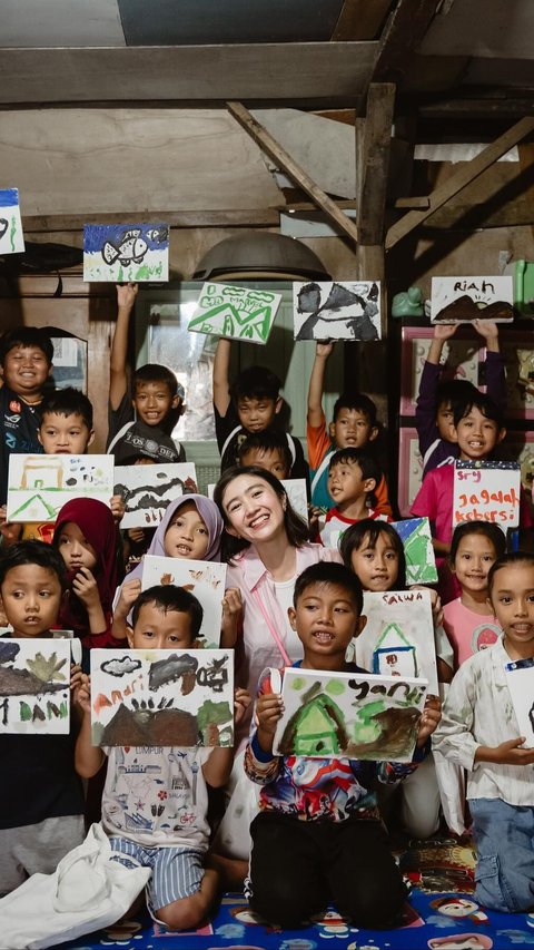 Potret Febby Rastanty Rayakan Ultah ke-28 Bersama Anak-anak di Kampung Pemulung, Bikin Terenyuh