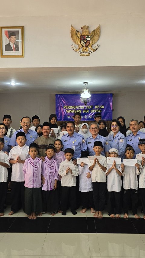 Sejumlah Keluarga Besar TNI AU dan Warga Mendapat Beasiswa Pendidikan saat HUT ke-50 Yasau