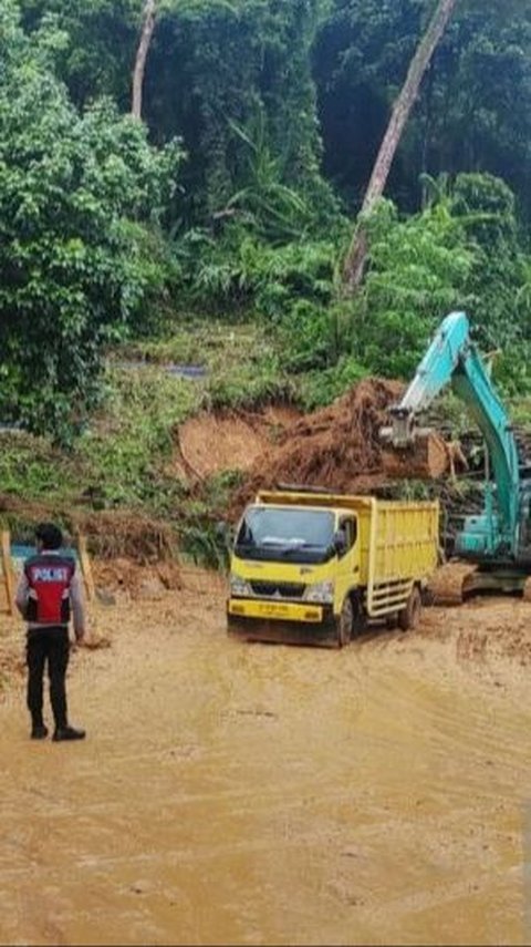 16 Korban Banjir Bandang dan Longsor di Pesisir Selatan Ditemukan Meninggal Dunia