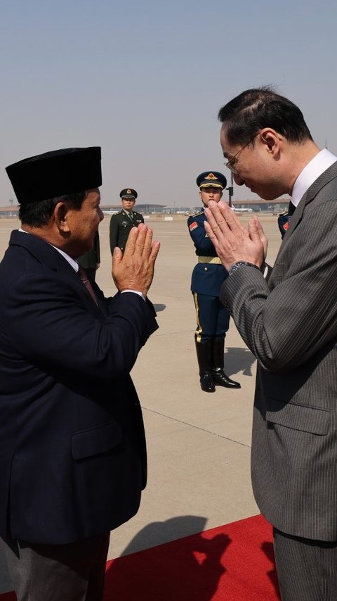 Menhan Prabowo Tiba di China, Disambut Hangat Pejabat Tinggi