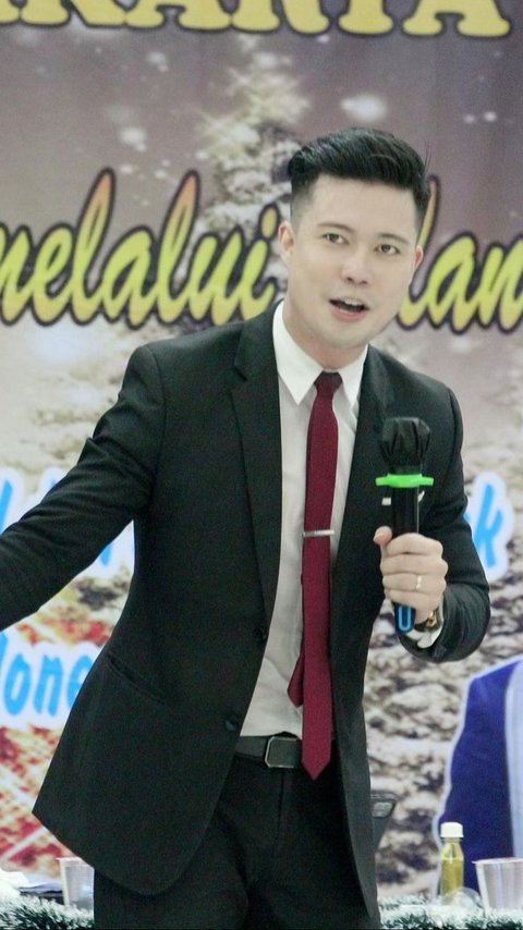 This is the figure of Pastor Marcel Saerang 'War' Takjil, Formerly a Member of Boyband