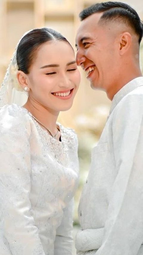 Ayu Ting Ting and Future Husband Show Off Intimate Photos, Netizens Get Emotional