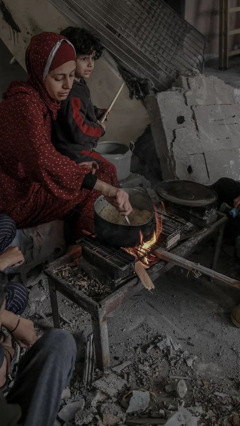 Krisis Makanan, Warga Gaza Terpaksa Makan Pakan Ternak
