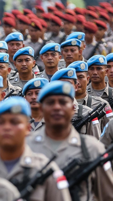 Aksi Heroik Polisi Tabrak Pencuri Modus Tukar Uang Palsu