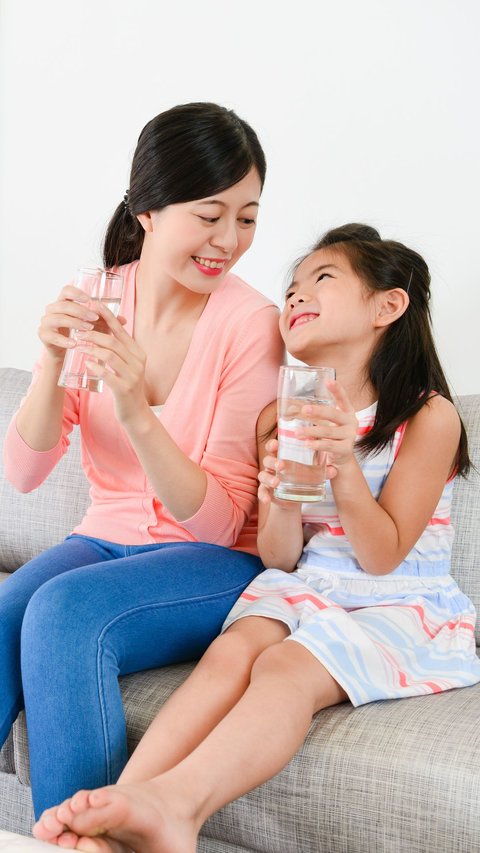 Ibu dan Anak Bisa Penuhi Kebutuhan Air Minum Berkualitas Saat Mudik dengan Mengunjungi Posko OPOR