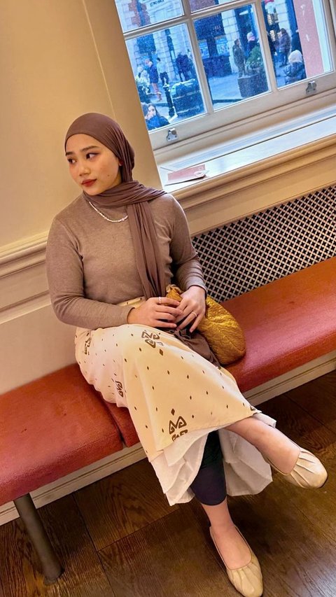 10 Zara Ridwan Kamil's Style Comparison Before vs After Removing Hijab, Said to Resemble a Singer