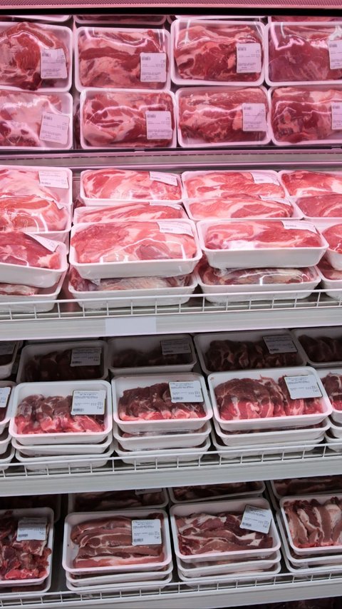 Annoyed Often Followed by Thieves, Expensive Meat in This Supermarket is Installed with GPS Tracker