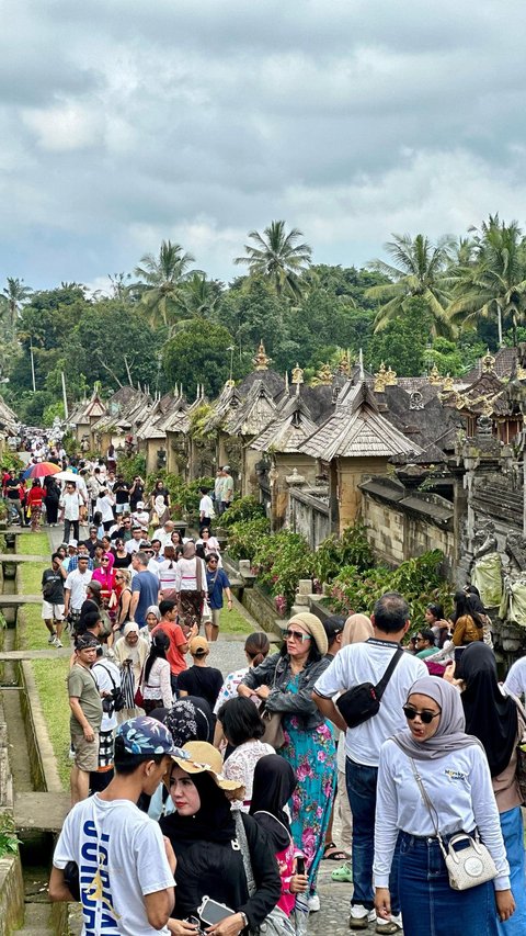 Desa Wisata Penglipuran Bali Dikunjungi Ribuan Orang