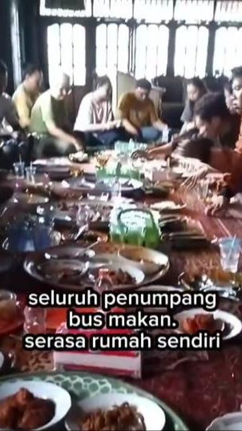 Bikin Terharu! Penumpang Kelaparan Masih dalam Perjalanan Mudik di Hari Pertama Lebaran, Sopir Bus Ajak Makan di Rumah Mertuanya