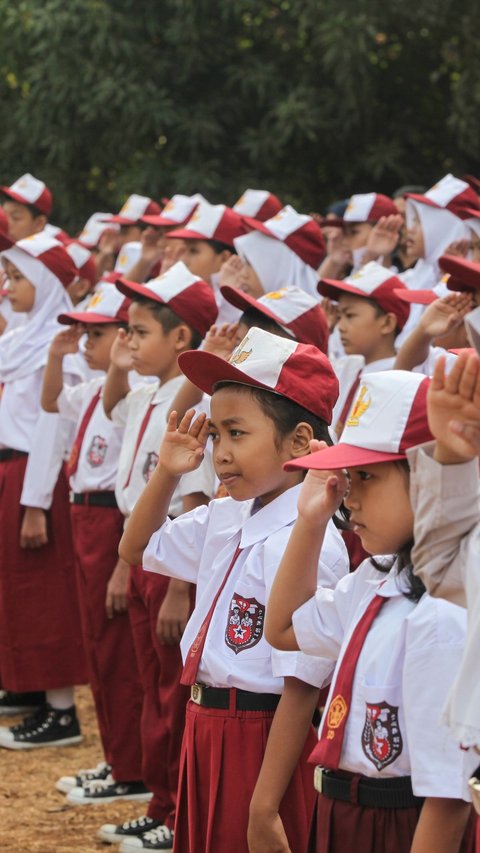 Penjelasan Kemendikbud Soal Rumor Aturan Ganti Seragam Sekolah Usai Lebaran 2024