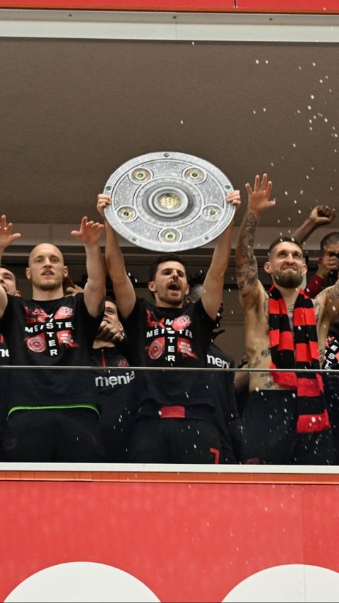 FOTO: Belum Pernah Kalah, Bayer Leverkusen Raih Gelar Juara Bundesliga Pertama Kalinya