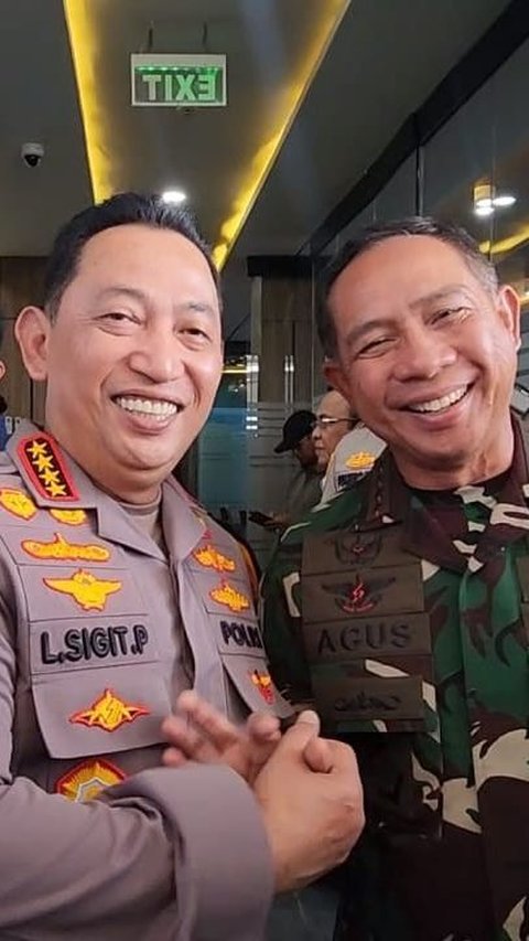 VIDEO: Kapolri Rangkul Hangat Panglima TNI Jawab soal Bentrok TNI AL & Brimob di Sorong