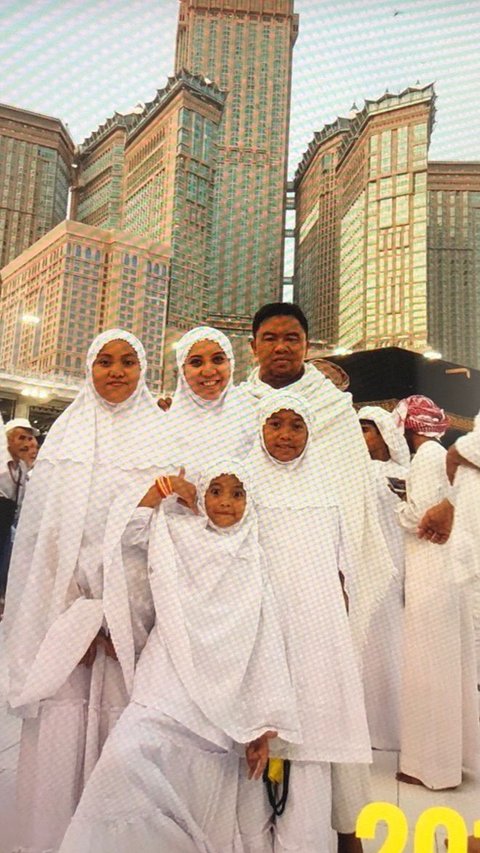 Bikin Iri, Keluarga Ini Bagikan Momen Umrah Bersama dari Tahun ke Tahun hingga Liburan ke Luar Negeri