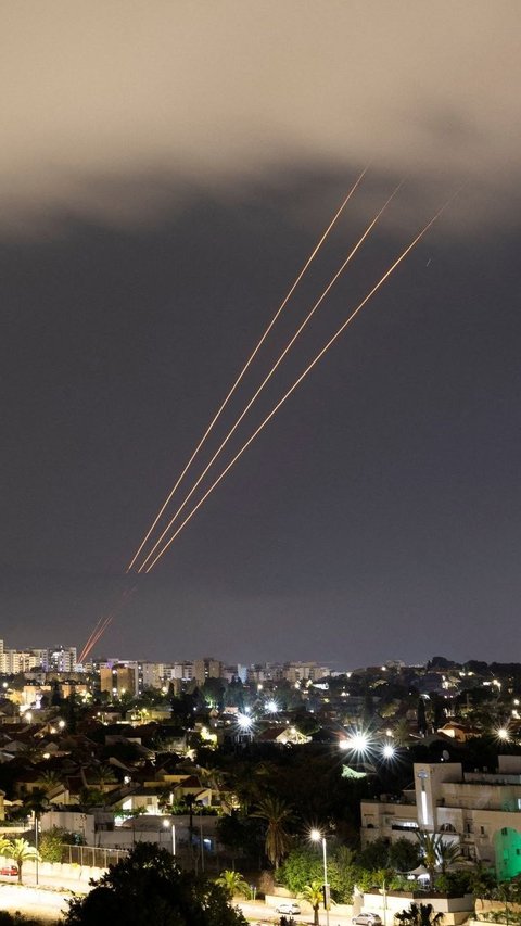 Israeli Media Accuses Saudi Arabia of Assisting in Intercepting Iranian Missile Attack on Israel