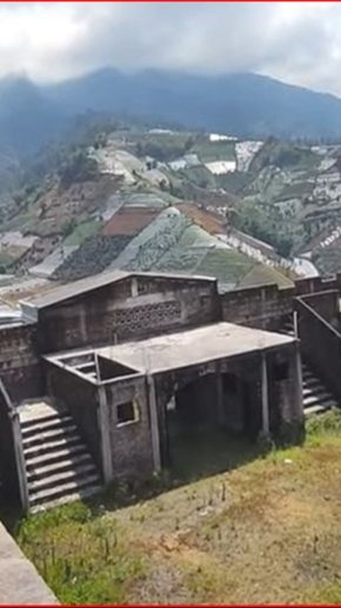 Bangunan Benteng di Temanggung Ini Letaknya Terpencil di Puncak Bukit, Begini Penampakannya