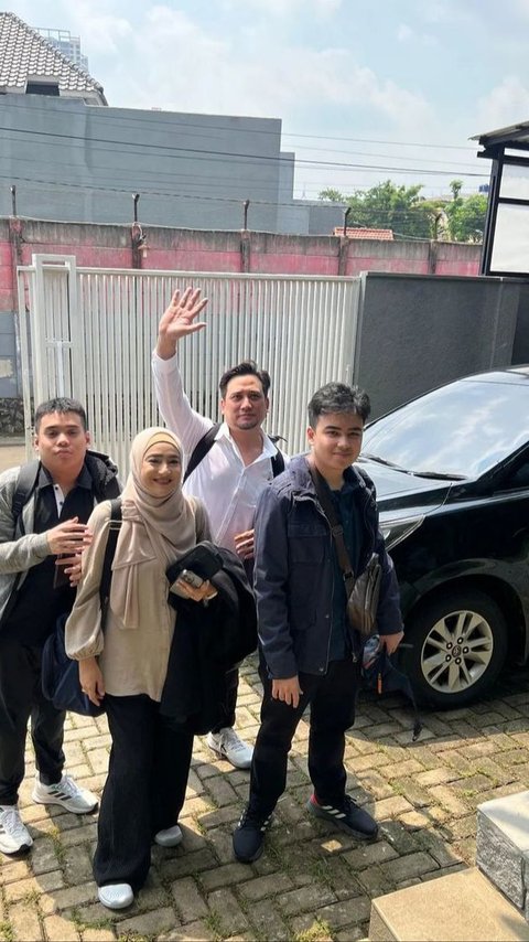 Tinggalkan Indonesia, Potret Cindy Fatikasari dan Tengku Firmansyah Akhirnya Tiba di Kanada - Siap Memulai Hidup Baru