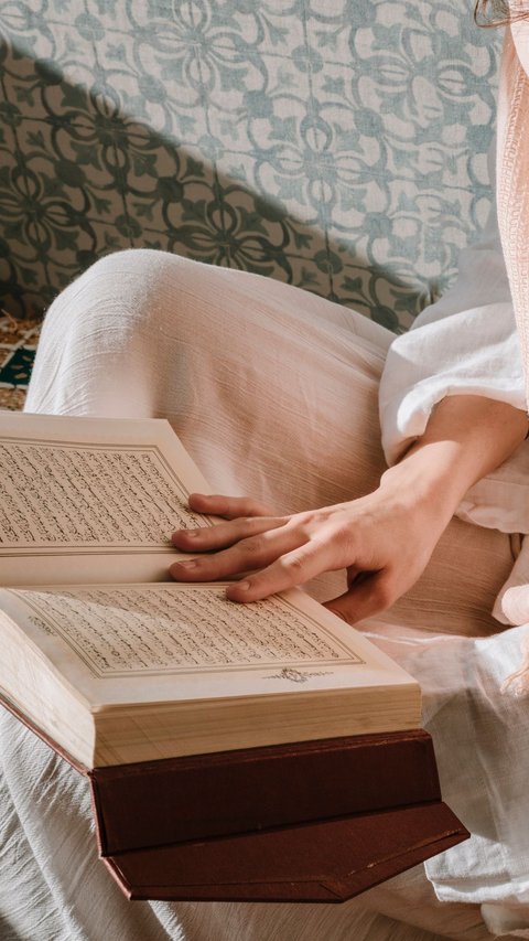 Anjuran Membaca Surat Al-Mulk sebelum Tidur, Ini Dia 5 Manfaat Istimewanya, Bisa Dapat 70 Kebaikan