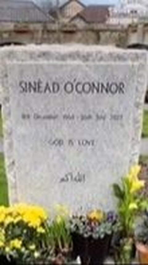 Potret Makam Sinead O'Connor Penyanyi Irlandia Akhirnya Terungkap, di Nisannya Ada 'Allahu Akbar'