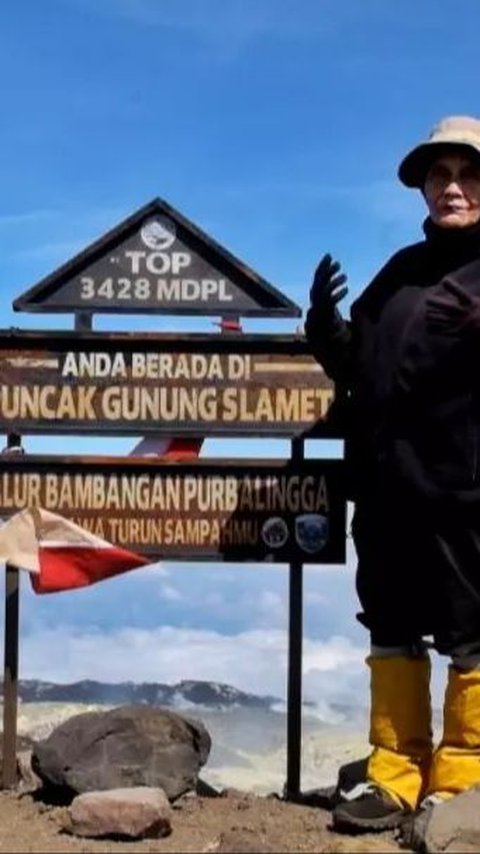 Mengenal Sosok Mbah Yuni, Nenek Tangguh Berusia 71 Taun yang Sudah Taklukkan Banyak Gunung