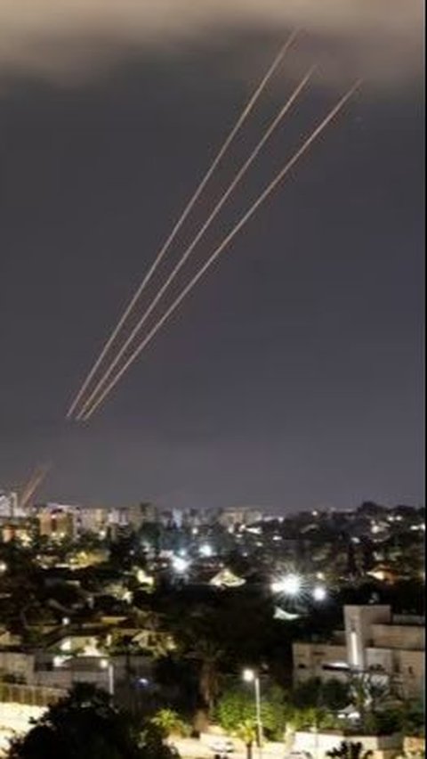 Diserang Israel, Iran Klaim Hancurkan Drone di Langit Isfahan