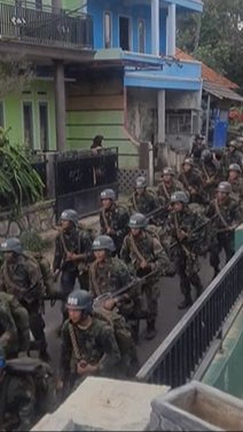 Potret Prajurit Kopassus Lakukan Long March Antar Provinsi, Nyanyikan Yel-Yel Tempuh Ratusan Kilometer