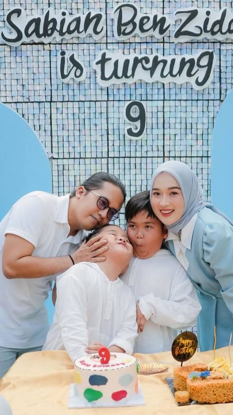 8 Foto Ririe Fairus dan Ayus Sabyan Kembali Bersatu Saat Rayakan Ultah Sang Anak