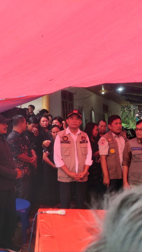 Tak Layak Jadi Tempat Tinggal, Menko PMK Minta Korban Tanah Longsor Tana Toraja Direlokasi