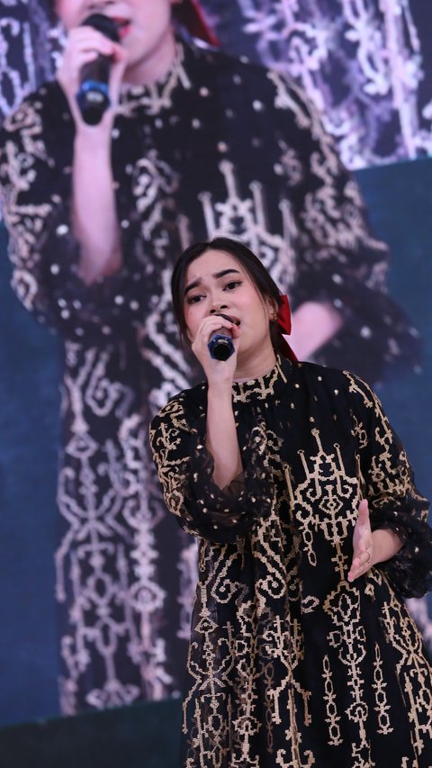 Amira Karin Brings DDRF 2024 Audience Swept Away by the Songs 'Berlalu' and 'Pelangi Nusantara'