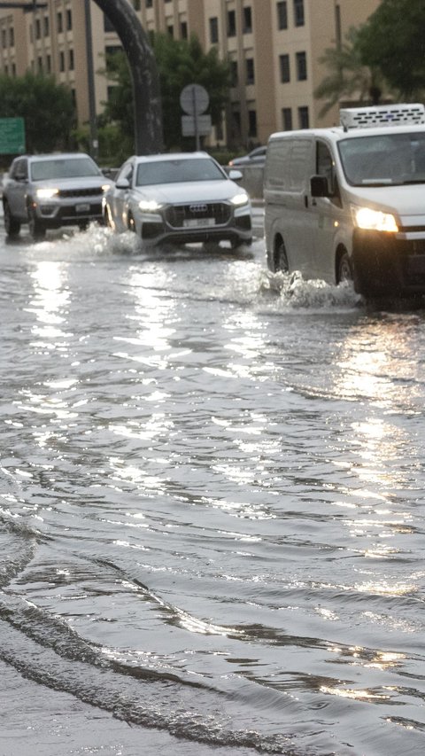 Pendapat Ahli Tentang Hujan Badai dan Banjir Bandang di Dubai: Bukan Azab Akibat Cosplay Jadi Tuhan