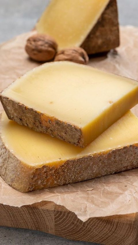Milbenkase, Rare German Cheese Full of Living Mites