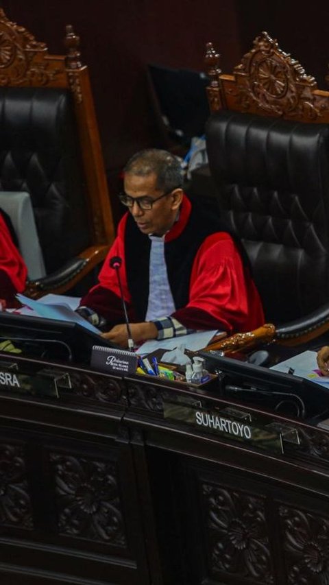 VIDEO: Hakim Saldi Isra Keras MK Bukan 'Keranjang Sampah' Tumpuan Penyelesaian Pemilu