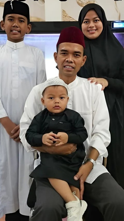 Warm Portrait of the Family of Ustaz Abdul Somad, Who Likes to Invite His Children to Preach