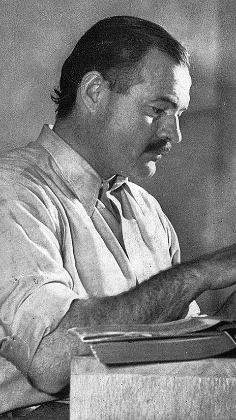 40 Ernest Hemingway Quotes: Inspirational and Funny Words from the Famous Writer