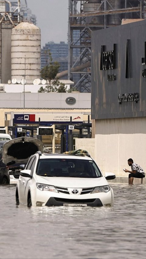 Dubai Kebanjiran, Gajian PNS UEA Dipercepat