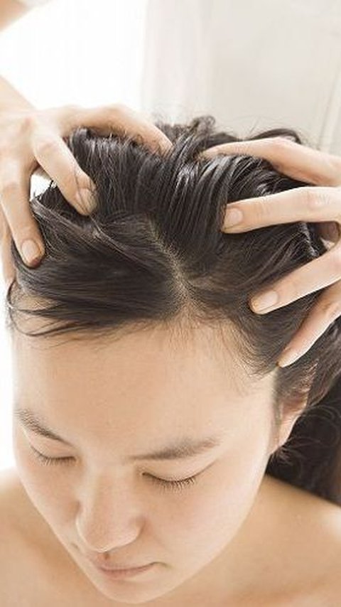Benarkah Memijat Kepala Dapat Membantu Pertumbuhan Rambut?