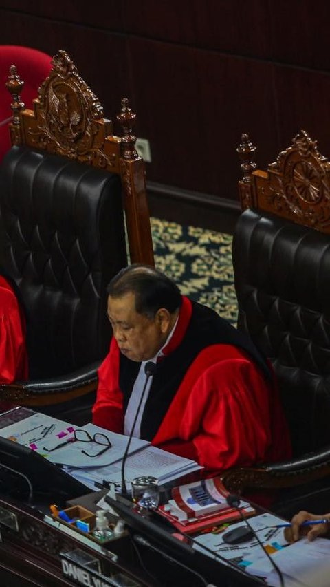 MK Judge Arief Hidayat Calls 2024 Presidential Election Chaotic: President Not Neutral, Attempts to Nurture Dynasty Politics Spirit