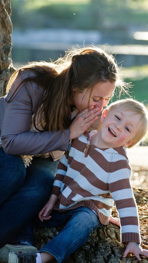 ⁠Strong Mom Quotes: Heartwarming Phrases to Share with Your Mom on Special Moments