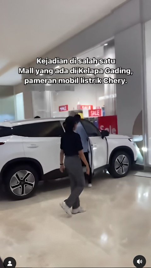 Viral Bocah Main di Kemudi Mobil Listrik Chery Omoda E5, sampai Tabrak Tembok Mall