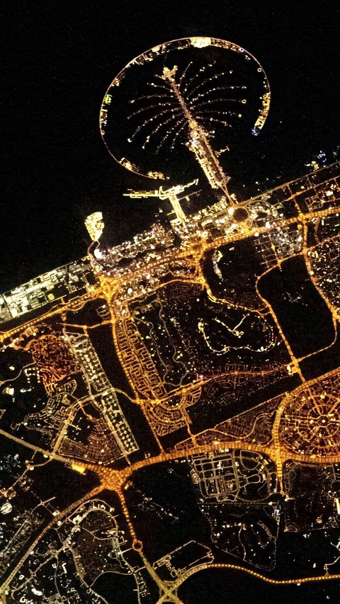 Indahnya 10 Foto Pemandangan Malam Hari Kota-kota di Berbagai Belahan Dunia Dipotret dari Satelit, Ada Gaza dan Indonesia