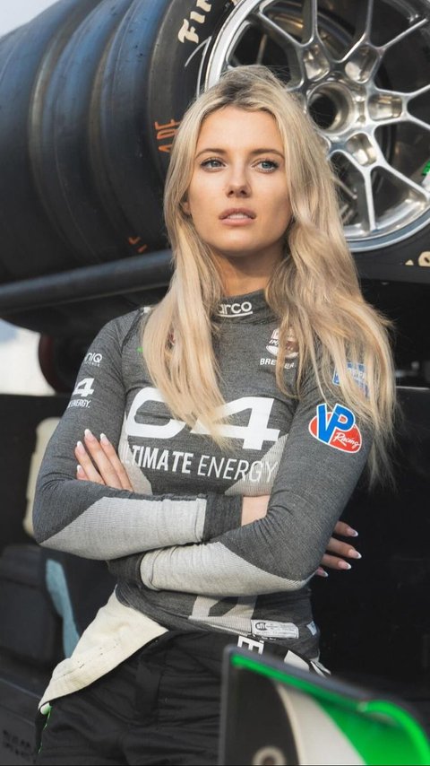6 Hottest and Most Talented Female Racing Drivers In The World