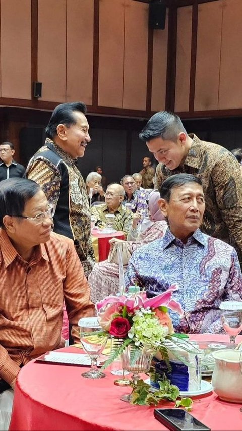 Kumpul Jenderal Bintang 4 TNI Senior dalam Satu Meja, Sosok Paling Muda Kini Paling Berpengaruh di RI