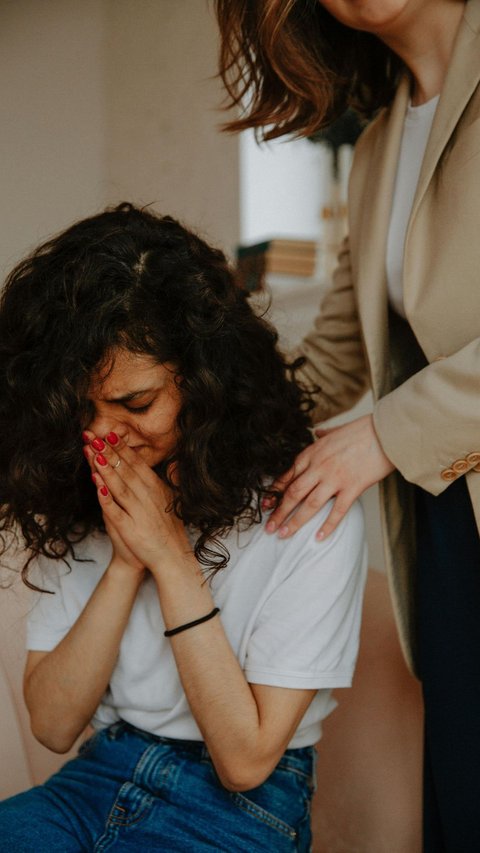 Prayer when Seeing Someone Affected by Calamity and 8 Attitudes of Empathy that Need to be Shown